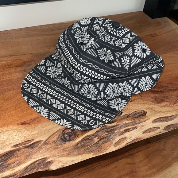 Vans Tribal Snap Back Hat - Picture 1 of 3